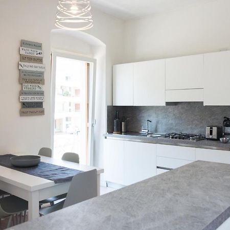 Nirvana Apartments Torbole Sul Garda Bagian luar foto