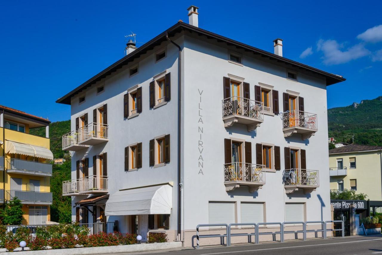 Nirvana Apartments Torbole Sul Garda Bagian luar foto