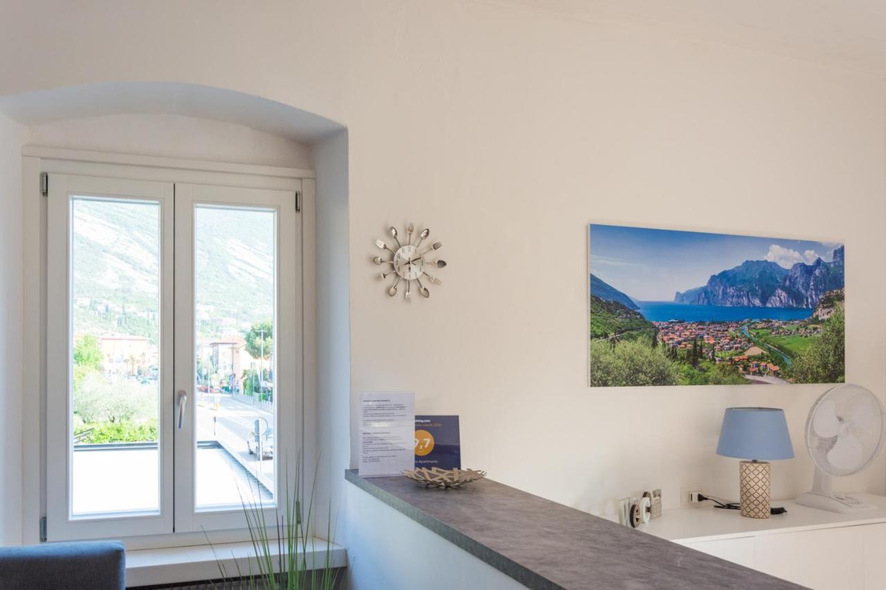 Nirvana Apartments Torbole Sul Garda Bagian luar foto