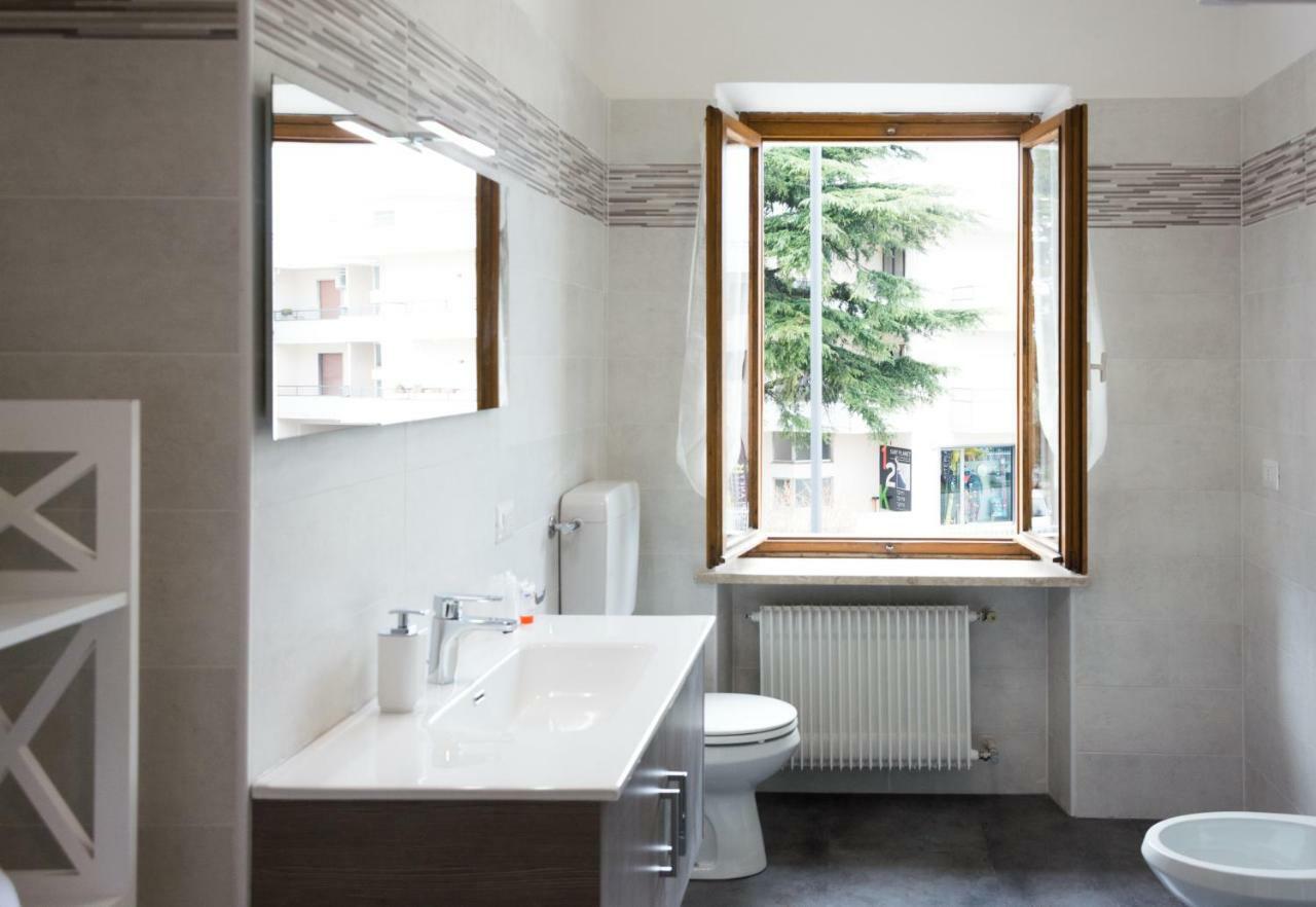 Nirvana Apartments Torbole Sul Garda Bagian luar foto